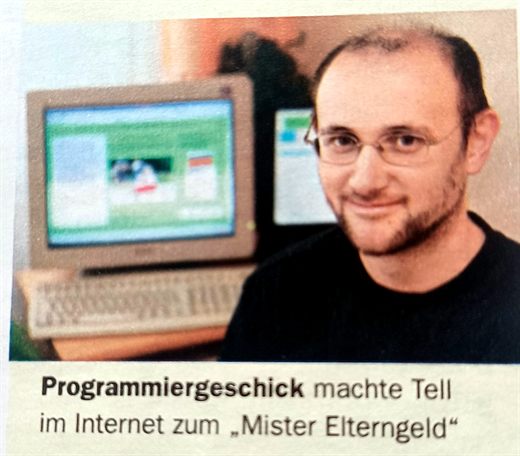 Michael Tell in der Anfangszeit von elterngeld.net vor einem Computerbildschirm